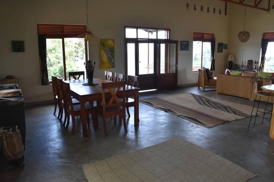 Amazi Land Home And Farm Stay Kibuye ภายนอก รูปภาพ